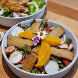 สลัดเต้าหู้ดำ ( Black Tofu Salad )