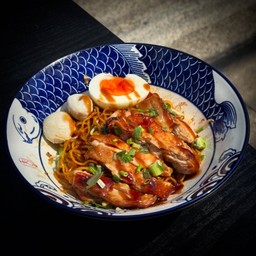 ก๋วยเตี๋ยวเรือไก่เทอริยากิ + ไข่ยางมะตูม