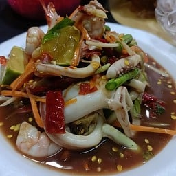 เหลาปลาหมึกกุ้งสุก