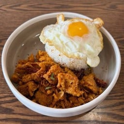 น้ำพริกหนังไก่กรอบ + ข้าวไข่ดาว