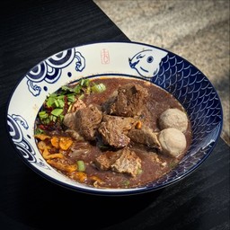 ก๋วยเตี๋ยวเรือเนื้อตุ๋น