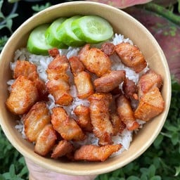 สามชั้นสะท้านลิ้น