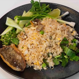 ข้าวผัดปลาสลิด