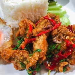 ข้าวกระเพราไก่กรอบ