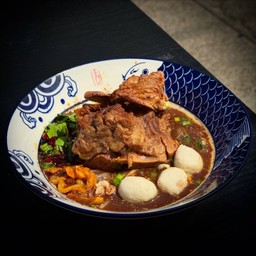 ก๋วยเตี๋ยวเรือเล้งหมู