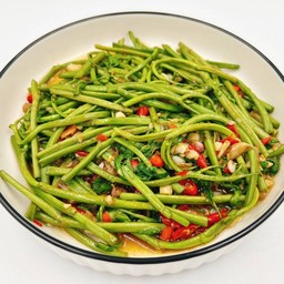 กระเฉดยอดอ่อนไฟแดง