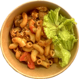 มักกะโรนีผัดซอสมะเขือเทศ