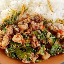ข้าวราด ผัดเผ็ดกบ+(โปรฟรีไข่ดาว)