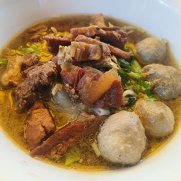 ตั้งหลักเตี๋ยวตุ๋นและกาแฟสด