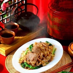 อร่อย - เส้นหมี่ ผัดซีอิ๊ว หมูนุ่ม-ราดหน้าโรงเหล็ก GMH