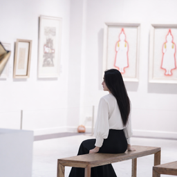 Discover over 40 legendary cars from the 1950s to today, alongside fine art. 