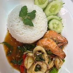ข้าวกะเพราทะเล 🐙🦐