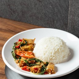 ข้าวกระเพราหมูกรอบ