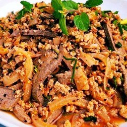 ลาบหมูราดข้าว