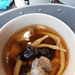 ขาหมูพุงกาง