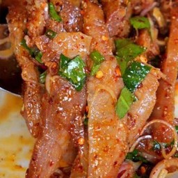 น้ำตกเนื้อราดข้าว