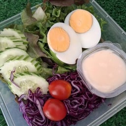 สลัดผักออแกนิค+ไข่ต้ม