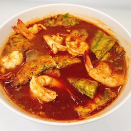 แกงส้มชะอมไข่ใส่กุ้ง