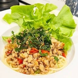 สปาเก็ตตี้กระเพราหมูสับ