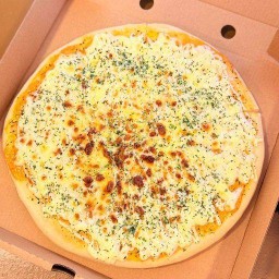 Luna's Pizza Hub บางเมือง