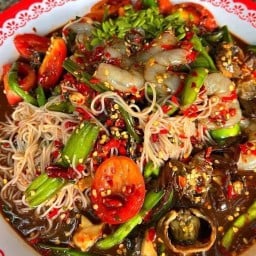 ส้มตำกินแซ่บ