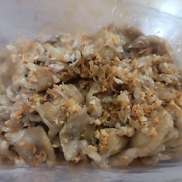 หมูกระเทียม กับข้าว