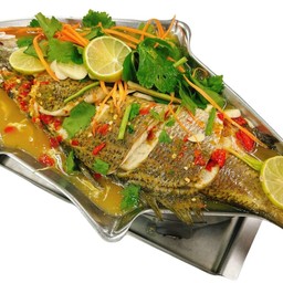 ปลากะพงนึ่งมะนาว