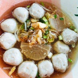 ก๋วยเตี๋ยวแชมป์น้องนานะ