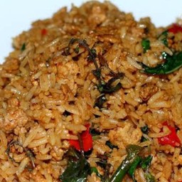 ข้าวคลุกกะเพาหมูสับ