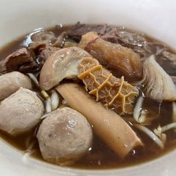 ก๋วยเตี๋ยวรุ่งเรือง