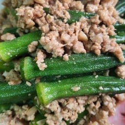 ข้าวราด กระเจี๊ยบน้ำมันหอย