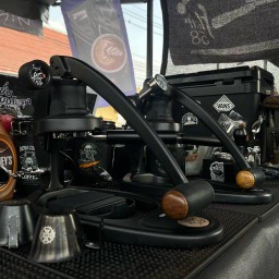 Mona Coffee/Tea วัดโบสถ์ดอนพรหม