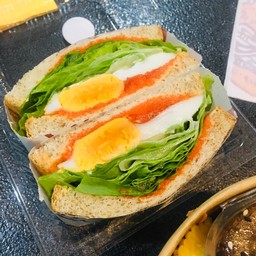 แซนด์วิชไข่ดาว ไข่กุ้ง