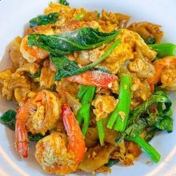เส้นใหญ่ผัดซีอิ๊วกุ้ง