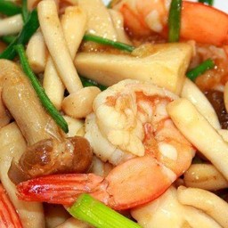 เห็ดรวมมิตรผัดกุ้ง