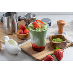 มัทฉะสตรอเบอรี่ลาเต้เย็น