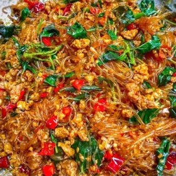 กระเพราหมูสับวุ้นเส้น