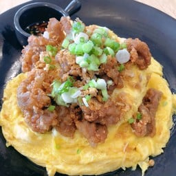 ข้าวไข่ข้นหมูทอดกระเทียม