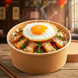 ข้าวกะเพราหมูกรอบไข่ดาว