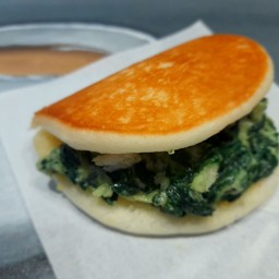 เปาย่างเนยผักโขมอบชีส