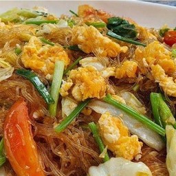 ผัดวุ้นเส้นใส่ไข่