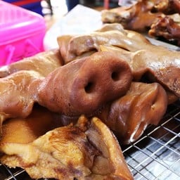 คุณหมวยเป็ดไก่พะโล้