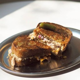 sourdough tuna melth