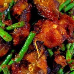 ผัดพริกแกงปลาดุก