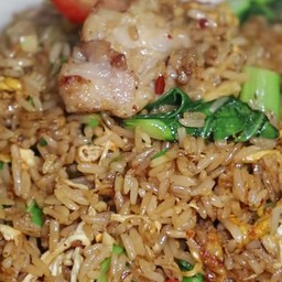 ข้าวผัดรถไฟเหาะ (สูตรทางร้านใส่พริกป่น)