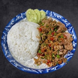 กะเพราเนื้อ by.มันเนื้อ