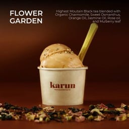 ไอศกรีมเจลาโตชาไทยการันผสมดอกหอมหมื่นลี้และดอกไม้นานาพันธุ์