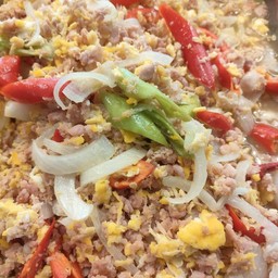 แหนมผัดไข่
