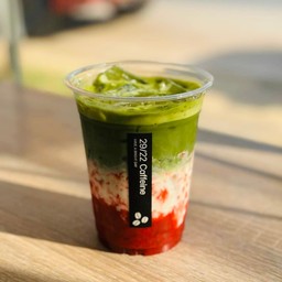 Strawberry Matcha Latte 🍓🍵(สตอเบอรี่ มัทฉะ ลาเต้)
