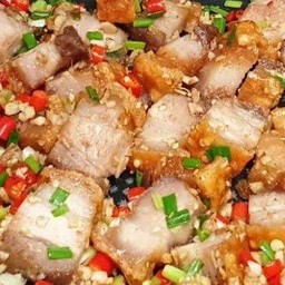 หมูกรอบคั่วพริกเกลือ